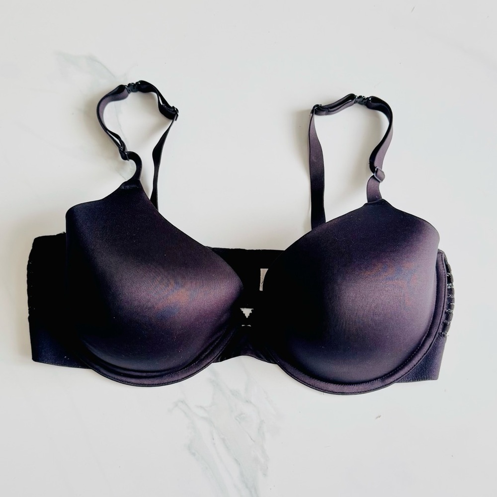 Maidenform Black Smooth Molded Cup Bra with Adjustable Straps